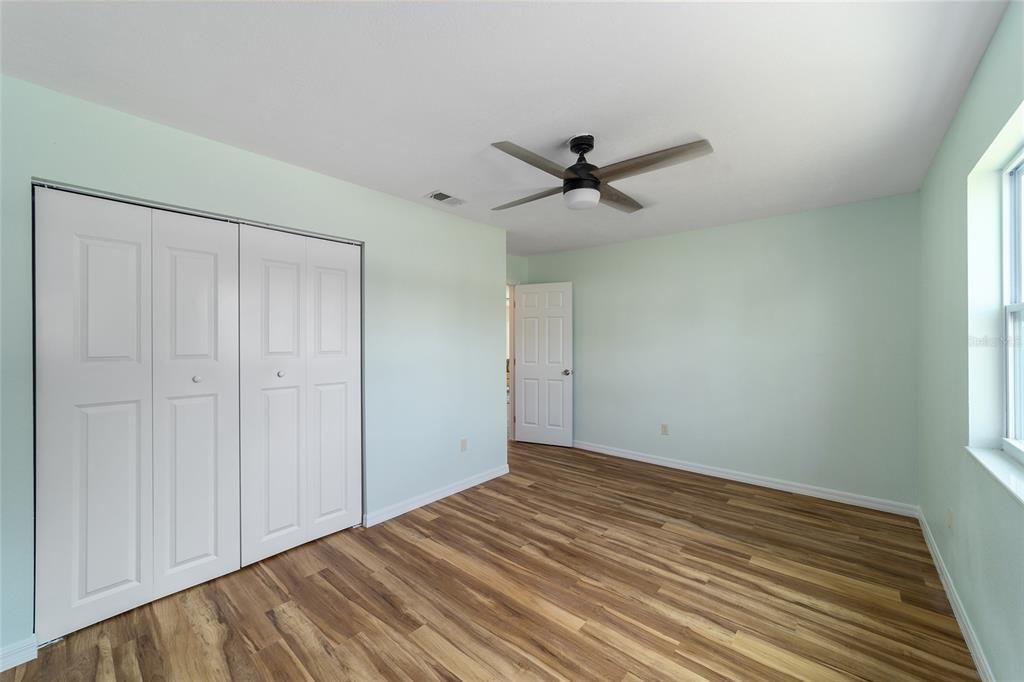 For Sale: $304,900 (3 beds, 2 baths, 1300 Square Feet)