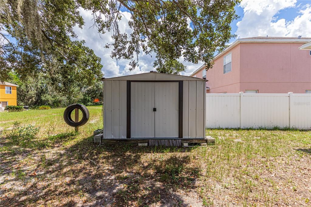 For Sale: $299,990 (3 beds, 2 baths, 1600 Square Feet)