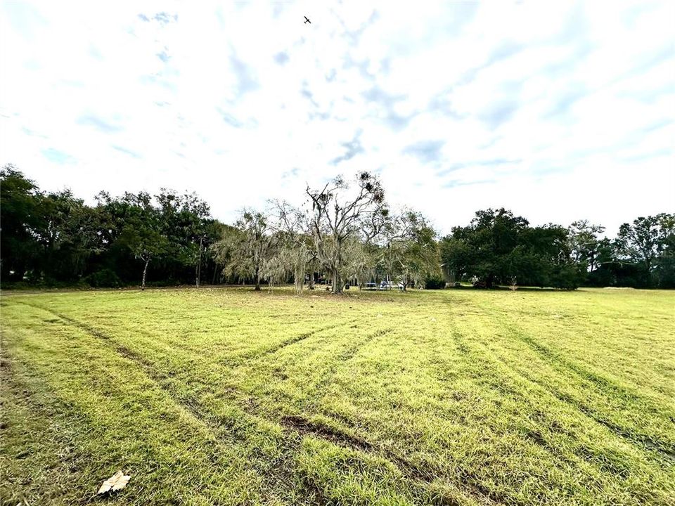 En Venta: $1,600,000 (15.31 acres)