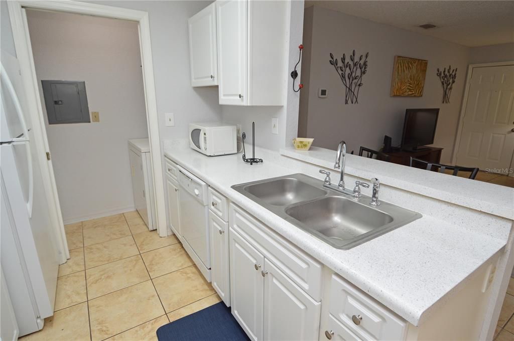 For Rent: $2,300 (2 beds, 2 baths, 1028 Square Feet)