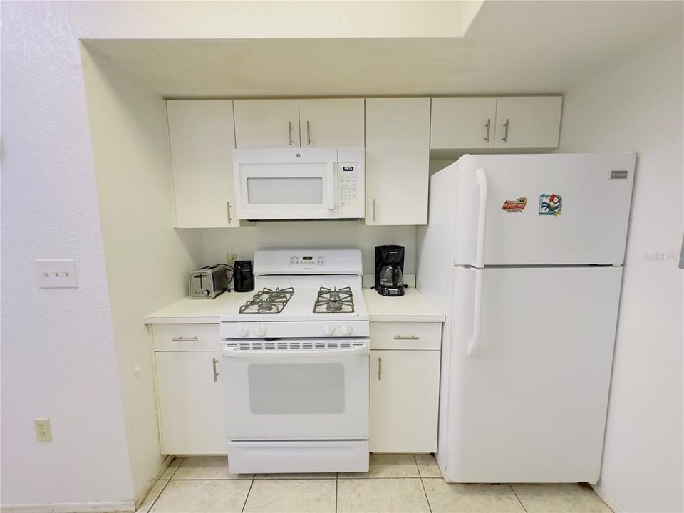 For Sale: $285,000 (2 beds, 2 baths, 1012 Square Feet)