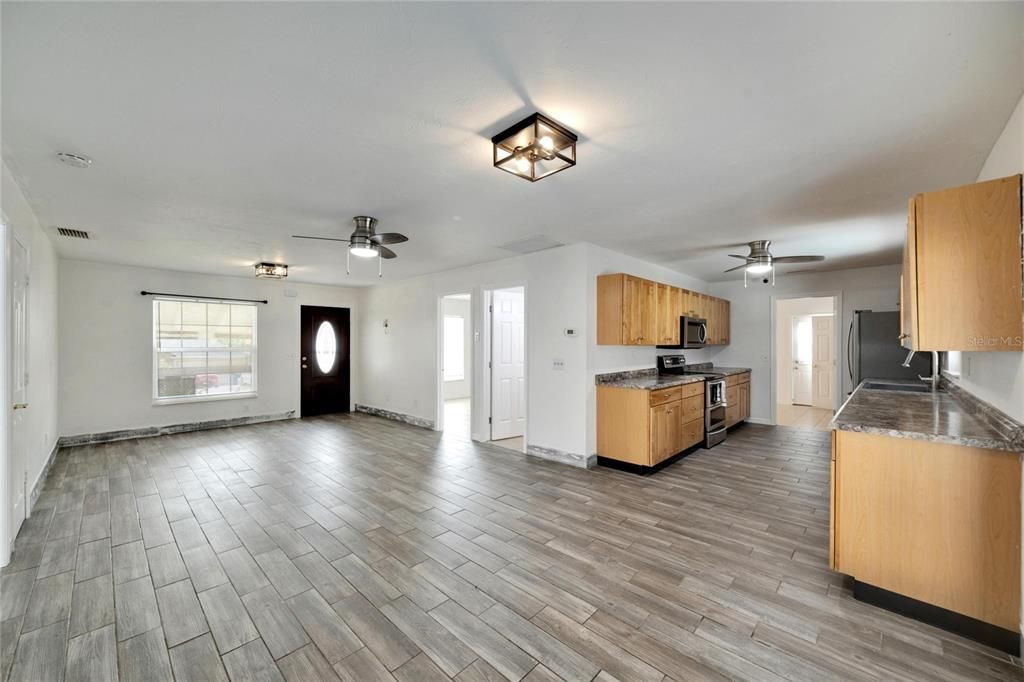 For Sale: $289,900 (3 beds, 2 baths, 1459 Square Feet)