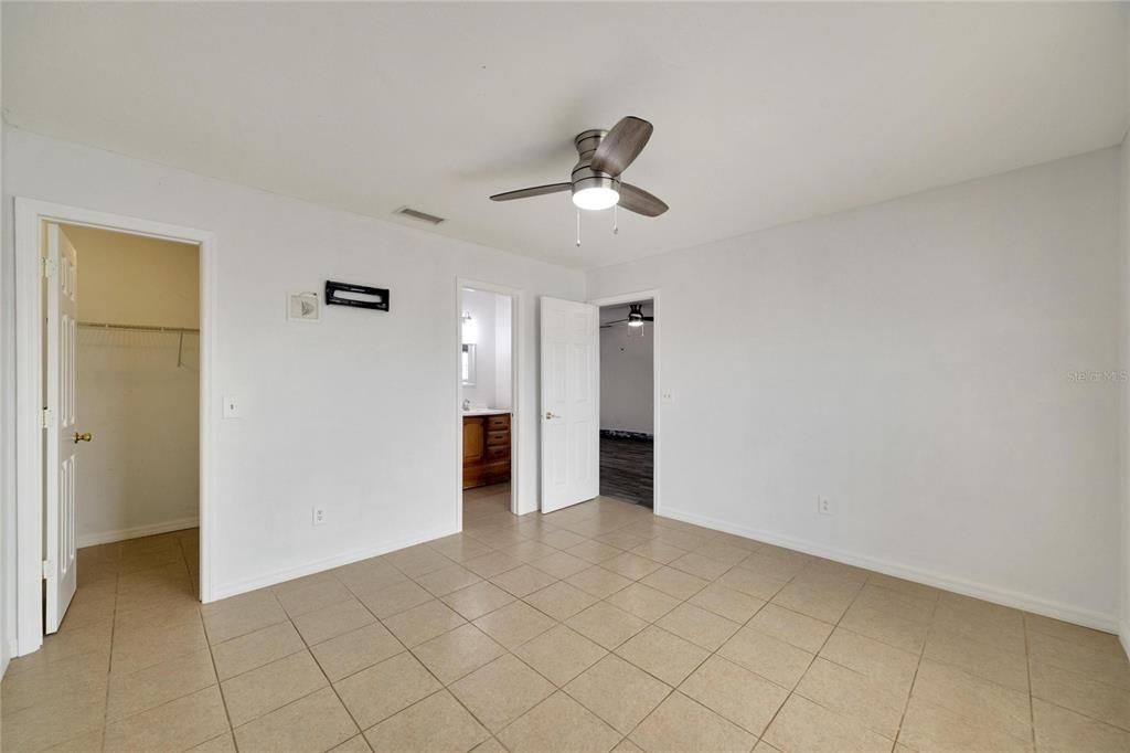 For Sale: $289,900 (3 beds, 2 baths, 1459 Square Feet)