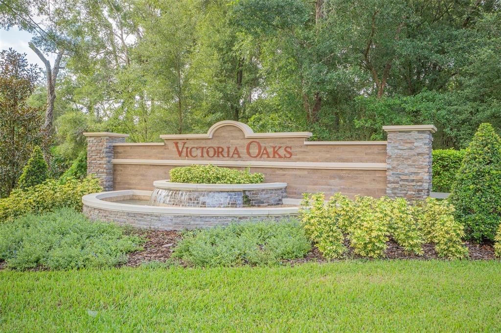 Entrance to Victoria Oaks