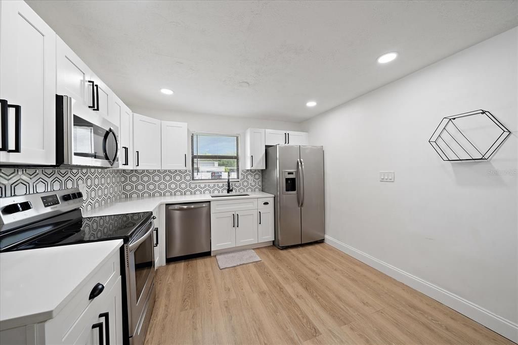 2 BED/ 1 BATH UNITkitchen