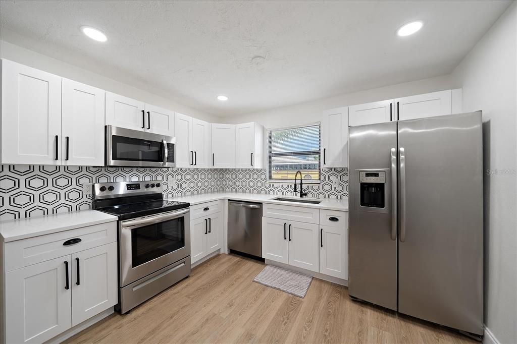 2 BED/ 1 BATH UNITkitchen