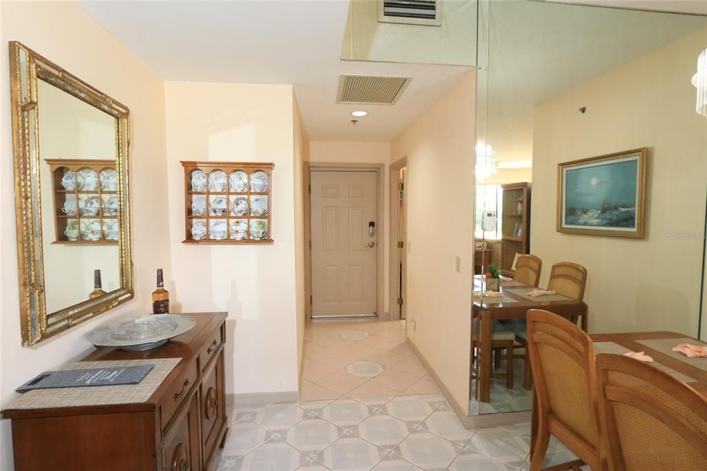 For Sale: $499,900 (2 beds, 2 baths, 1717 Square Feet)