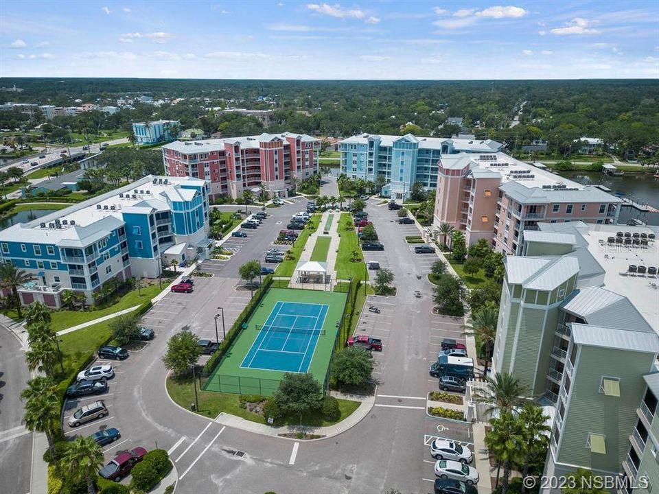 For Sale: $590,000 (2 beds, 2 baths, 1384 Square Feet)