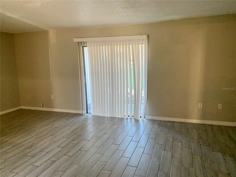 Active With Contract: $109,900 (0 beds, 1 baths, 600 Square Feet)