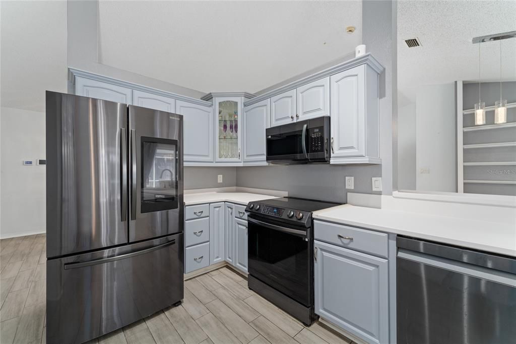 Active With Contract: $415,000 (4 beds, 2 baths, 1877 Square Feet)