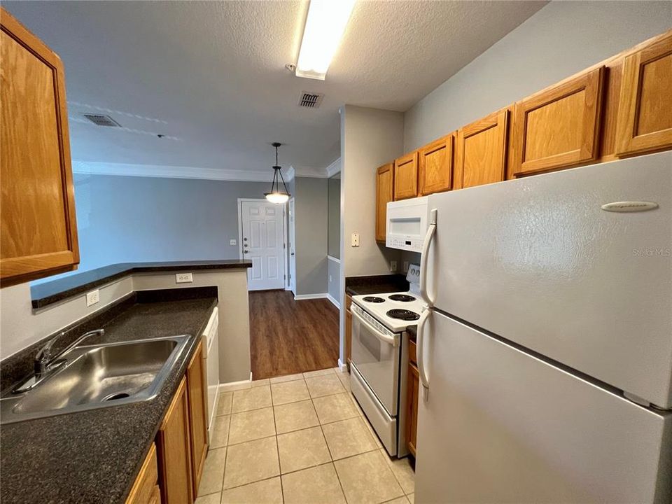 For Rent: $1,700 (2 beds, 1 baths, 1008 Square Feet)