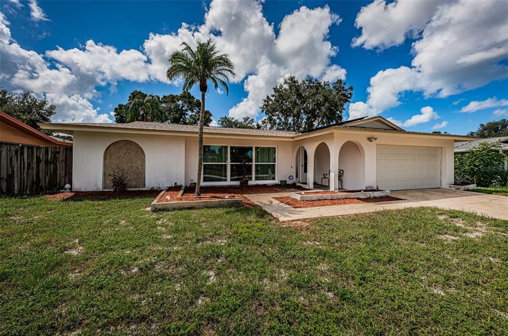 For Sale: $575,000 (3 beds, 2 baths, 1933 Square Feet)