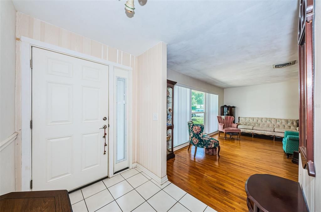 For Sale: $575,000 (3 beds, 2 baths, 1933 Square Feet)