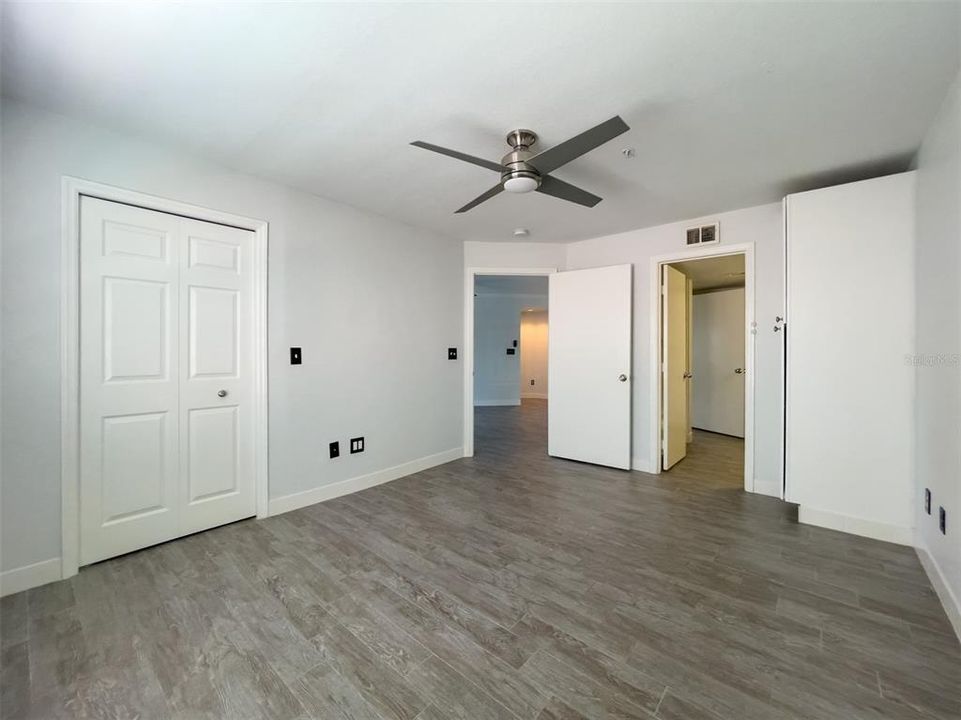 For Rent: $2,400 (2 beds, 2 baths, 1107 Square Feet)