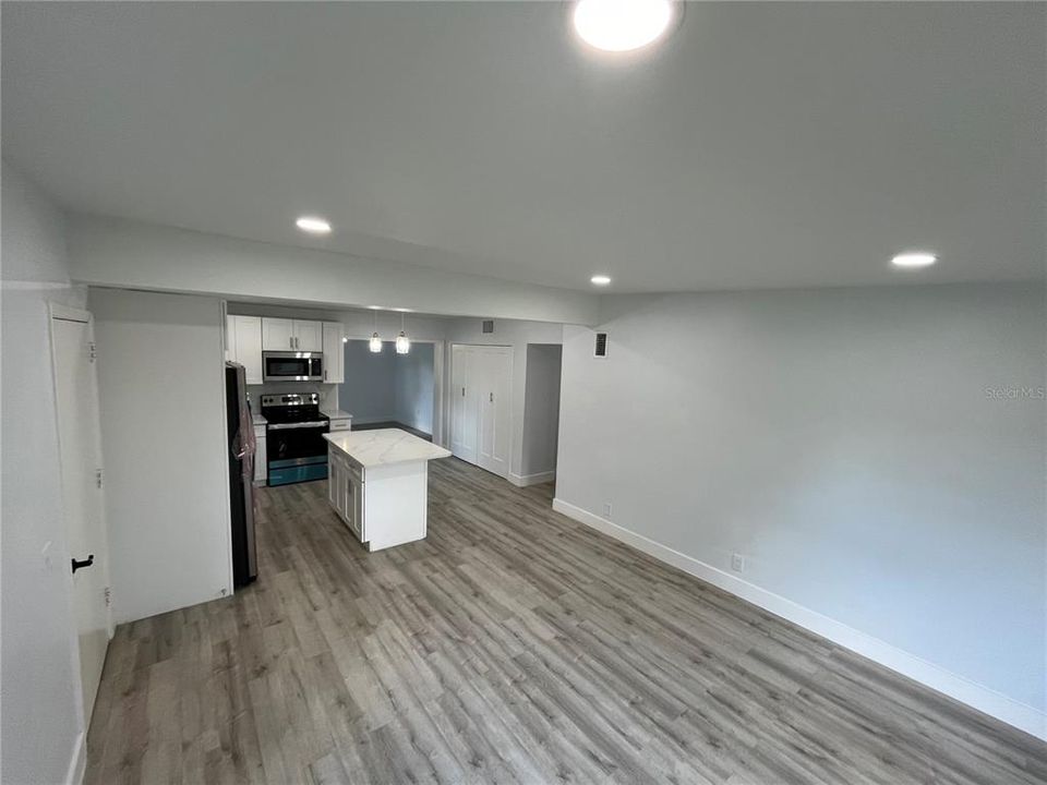 For Sale: $439,000 (4 beds, 2 baths, 1564 Square Feet)