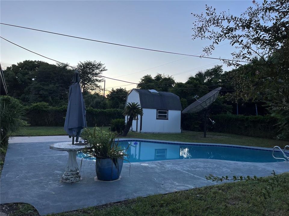 En Venta: $439,000 (4 camas, 2 baños, 1564 Pies cuadrados)