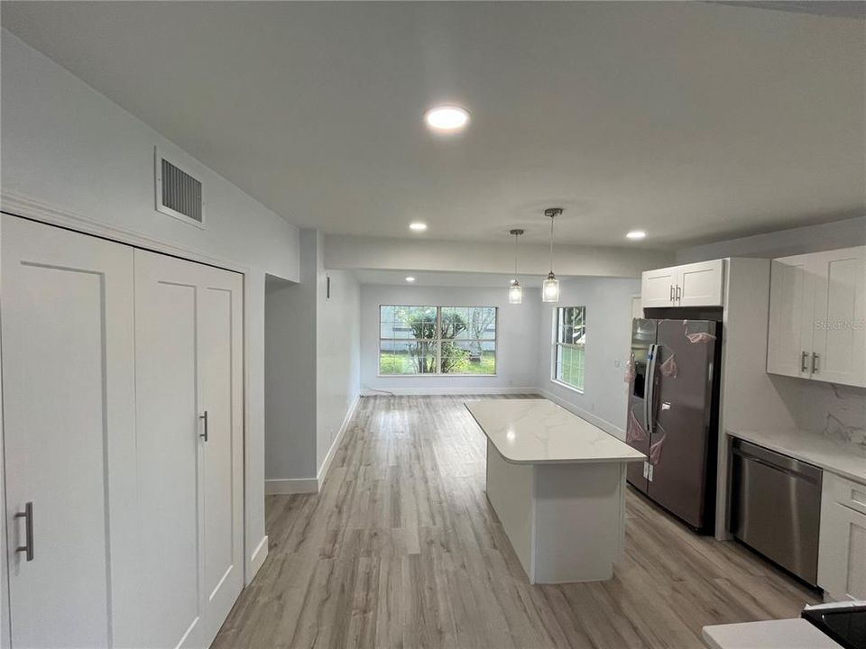 For Sale: $439,000 (4 beds, 2 baths, 1564 Square Feet)