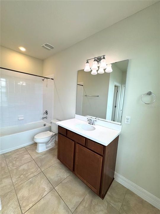 Active With Contract: $3,000 (3 beds, 3 baths, 2106 Square Feet)