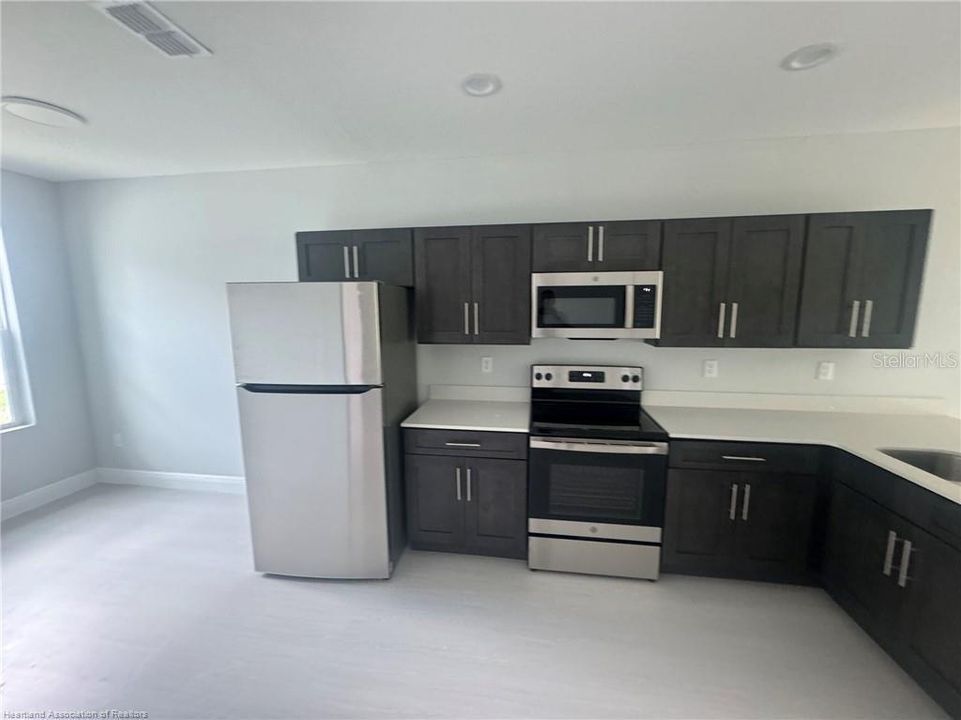 For Rent: $1,789 (3 beds, 2 baths, 1162 Square Feet)