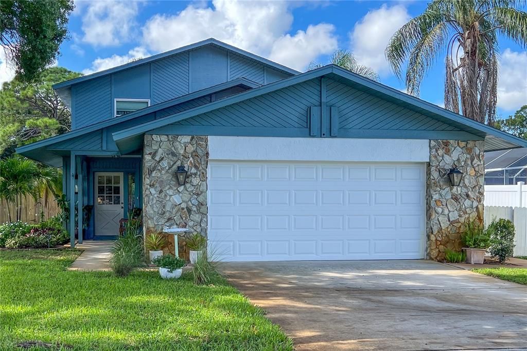 For Sale: $685,000 (3 beds, 2 baths, 2048 Square Feet)