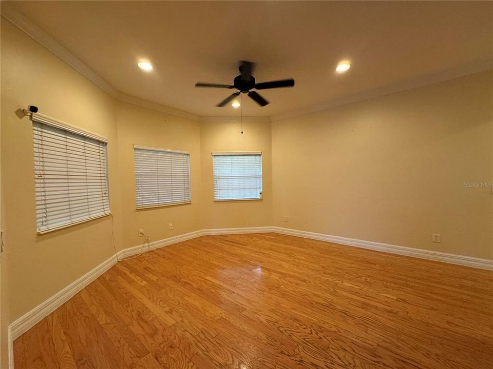 For Rent: $2,950 (3 beds, 2 baths, 1650 Square Feet)