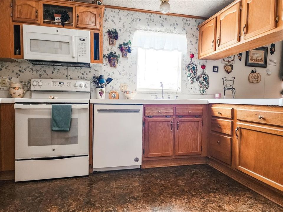 For Sale: $235,000 (3 beds, 2 baths, 1620 Square Feet)