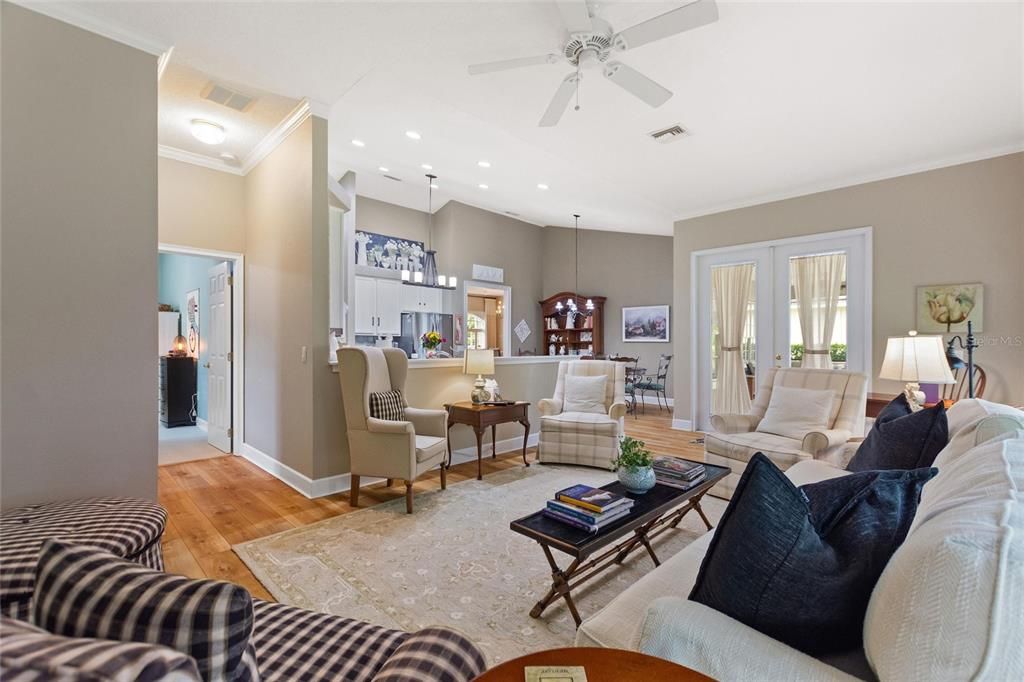 Family room / Kitchen combination