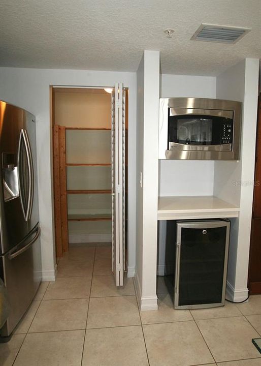 KITCHEN PANTRY