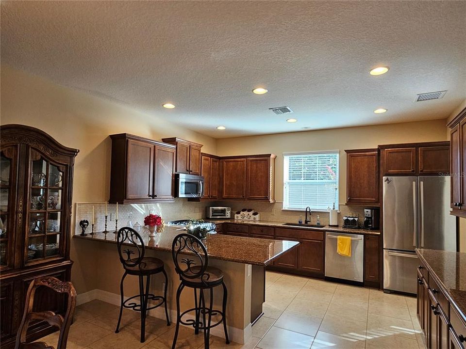 Kitchen/Breakfast Bar