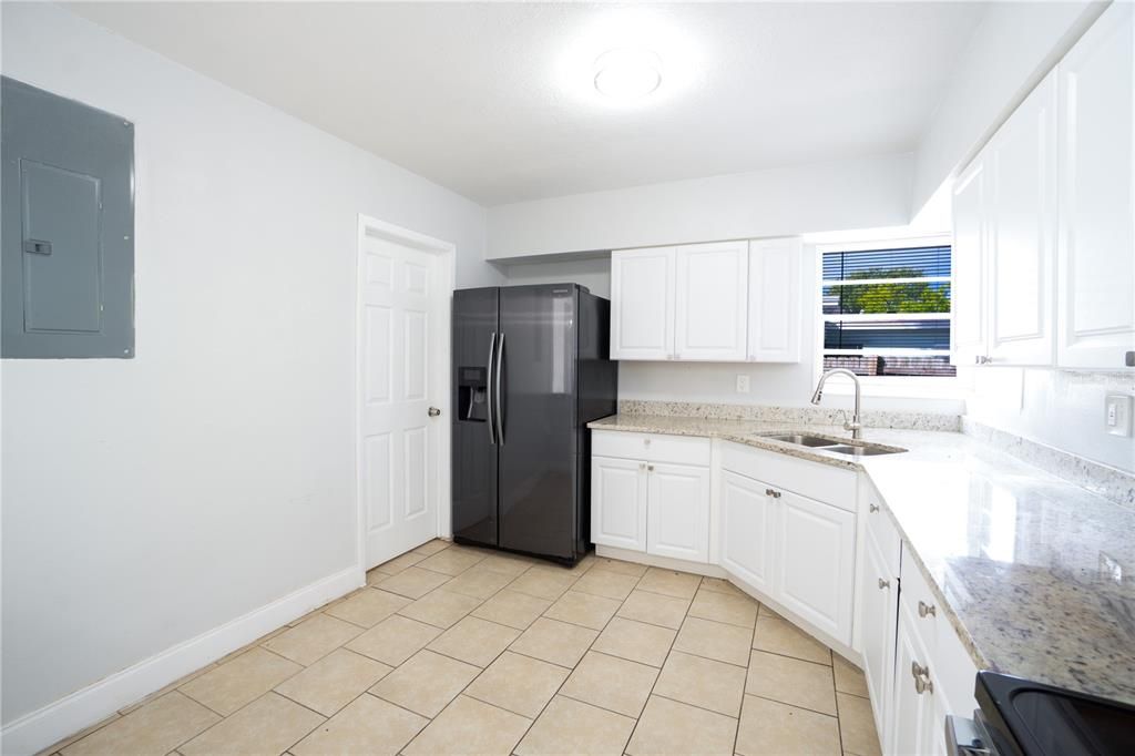 For Sale: $279,900 (4 beds, 2 baths, 1754 Square Feet)