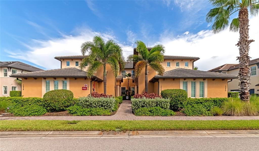 For Sale: $698,000 (3 beds, 2 baths, 2332 Square Feet)