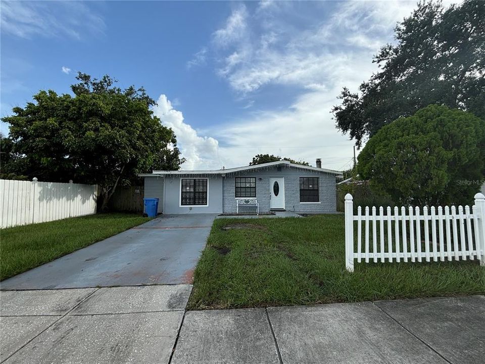 For Sale: $375,000 (3 beds, 2 baths, 1112 Square Feet)