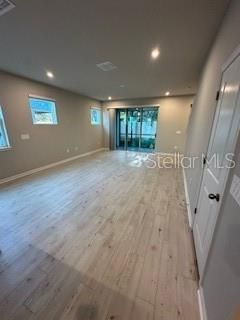 For Rent: $2,600 (3 beds, 2 baths, 1906 Square Feet)