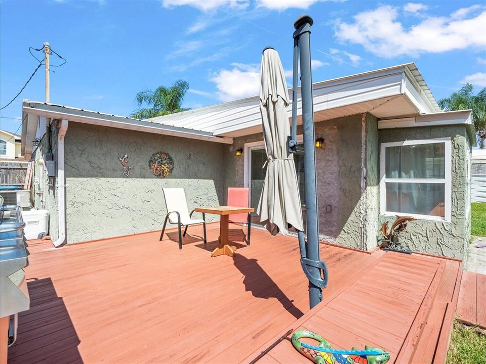 For Sale: $465,000 (3 beds, 2 baths, 1392 Square Feet)