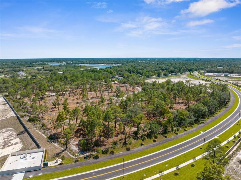 На продажу: $2,600,000 (9.10 acres)