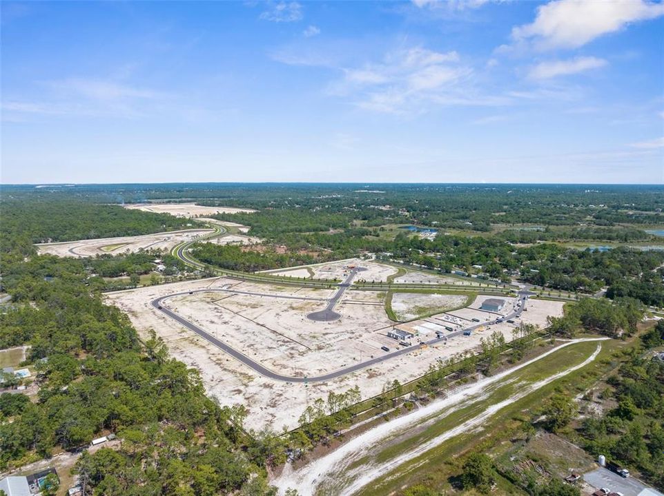 На продажу: $2,600,000 (9.10 acres)