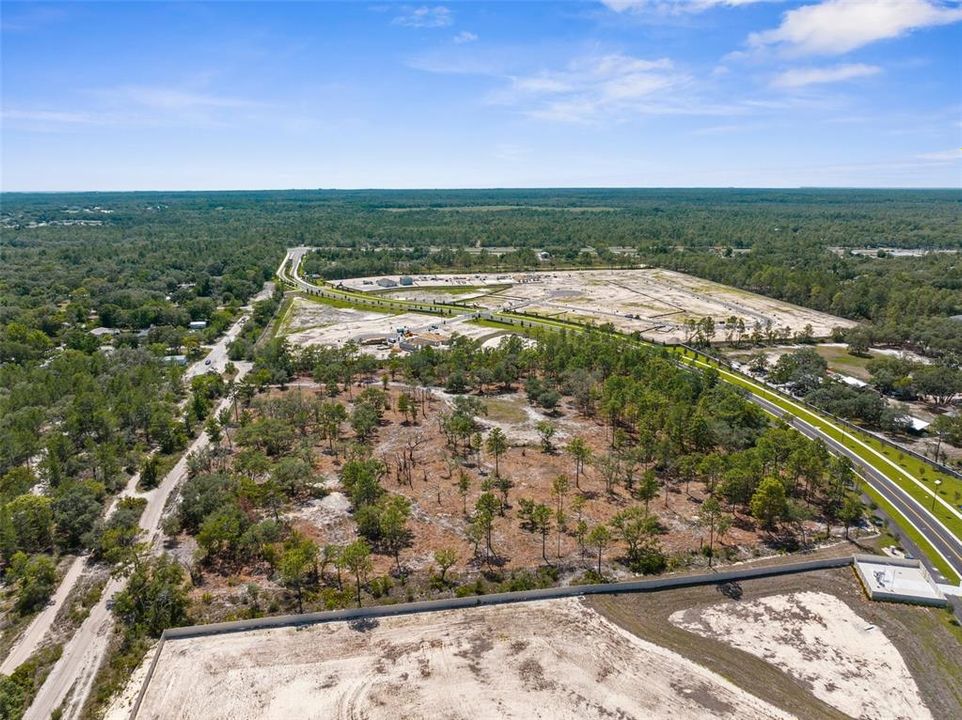 На продажу: $2,600,000 (9.10 acres)