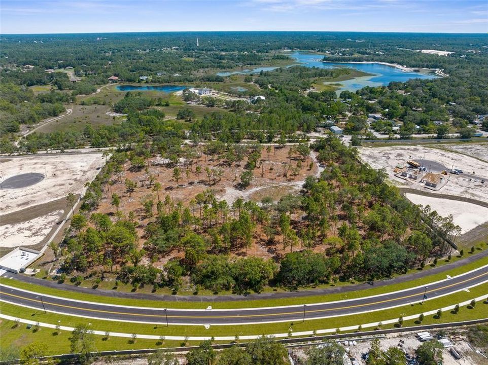 На продажу: $2,600,000 (9.10 acres)