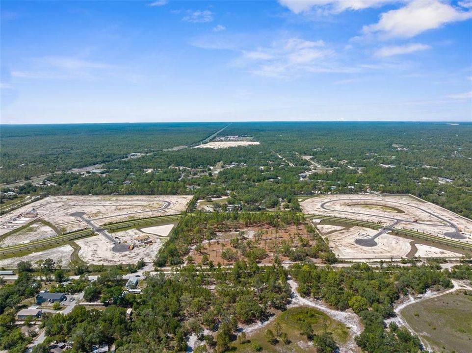 На продажу: $2,600,000 (9.10 acres)