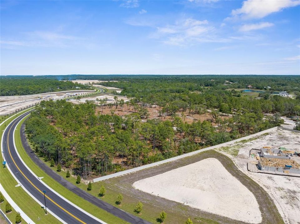 На продажу: $2,600,000 (9.10 acres)