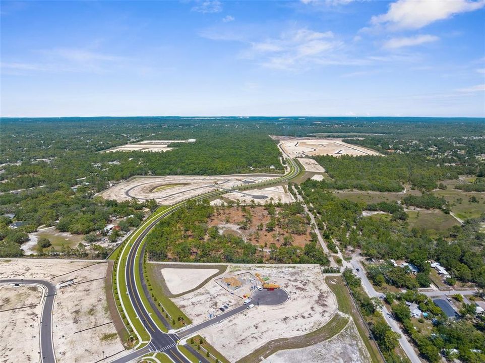 На продажу: $2,600,000 (9.10 acres)