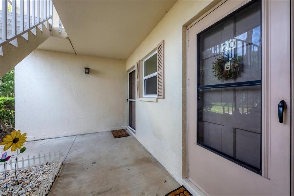 For Sale: $259,000 (2 beds, 2 baths, 1008 Square Feet)