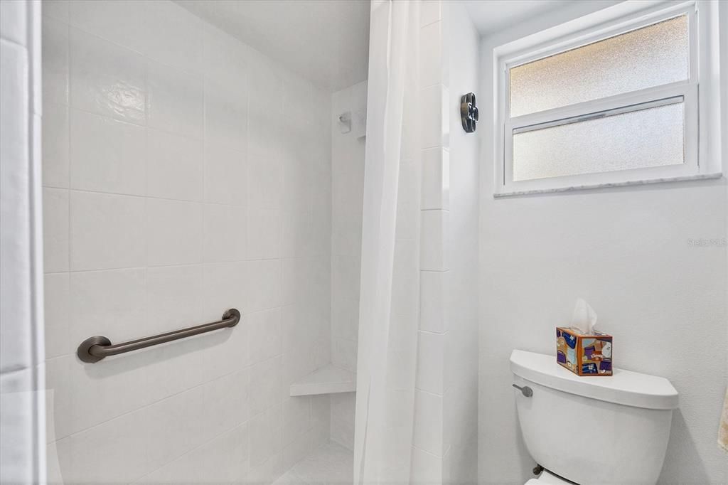 For Sale: $259,000 (2 beds, 2 baths, 1008 Square Feet)