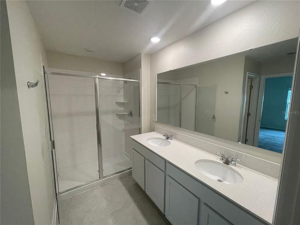 For Rent: $2,300 (3 beds, 2 baths, 1432 Square Feet)