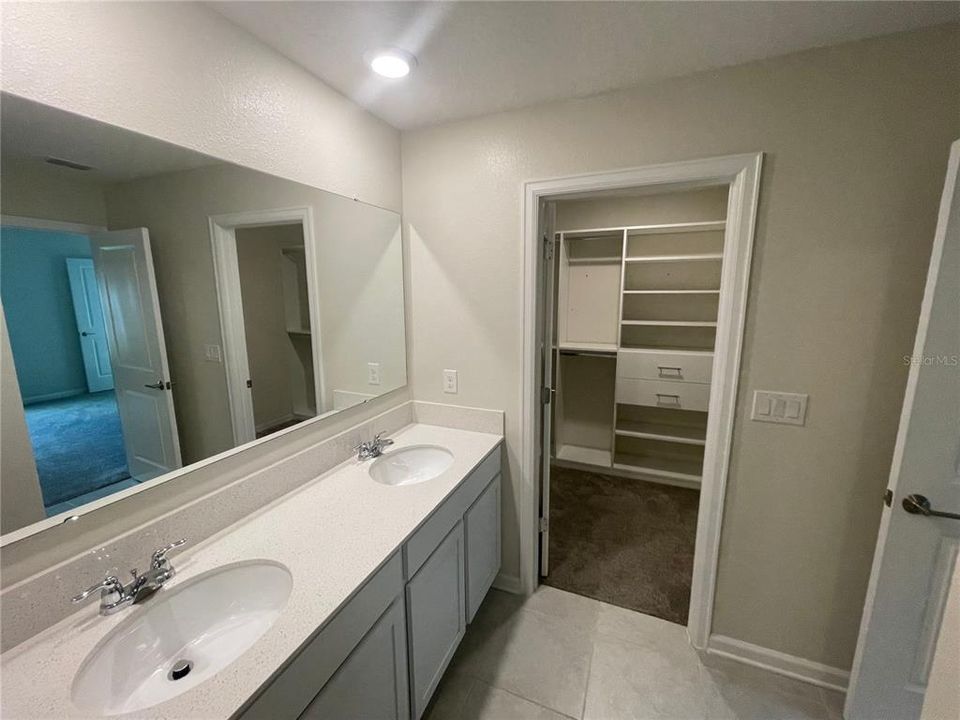 For Rent: $2,300 (3 beds, 2 baths, 1432 Square Feet)