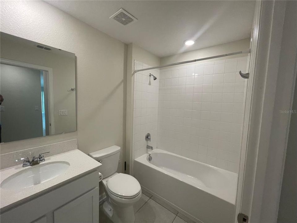 For Rent: $2,300 (3 beds, 2 baths, 1432 Square Feet)