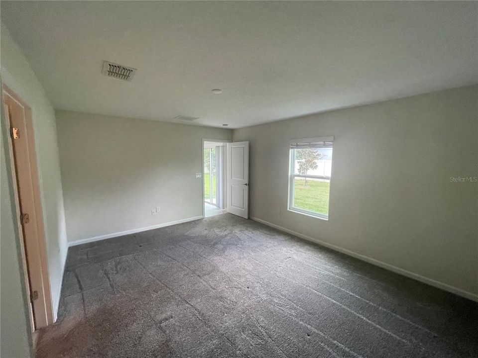 For Rent: $2,300 (3 beds, 2 baths, 1432 Square Feet)