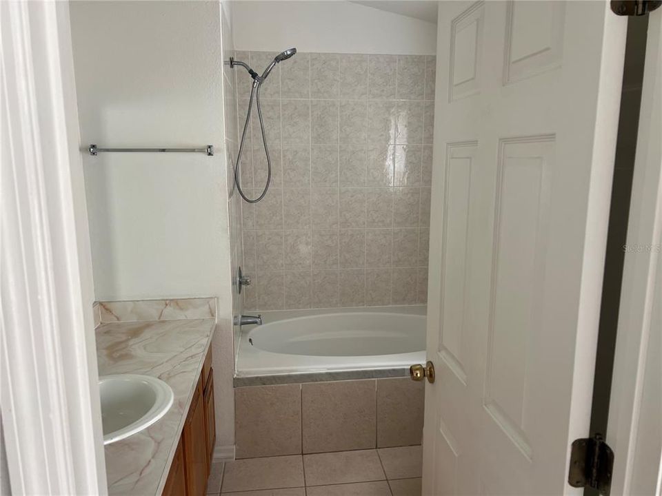 For Rent: $2,000 (3 beds, 2 baths, 1512 Square Feet)