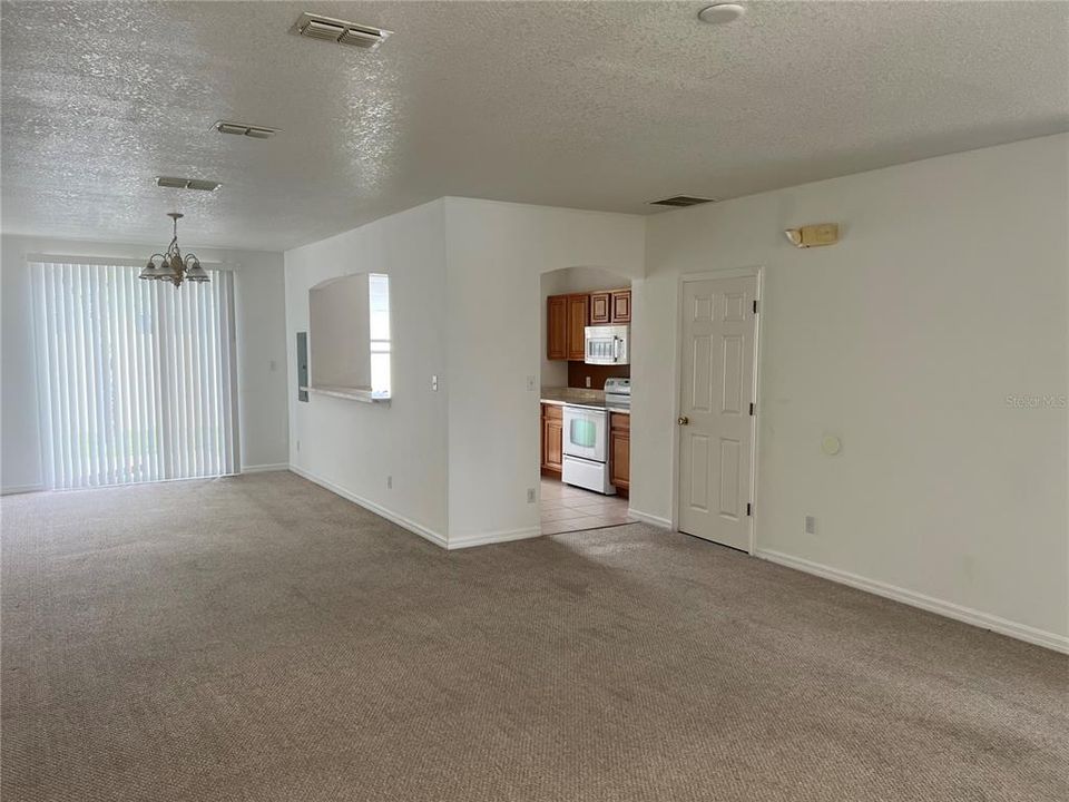 For Rent: $2,000 (3 beds, 2 baths, 1512 Square Feet)