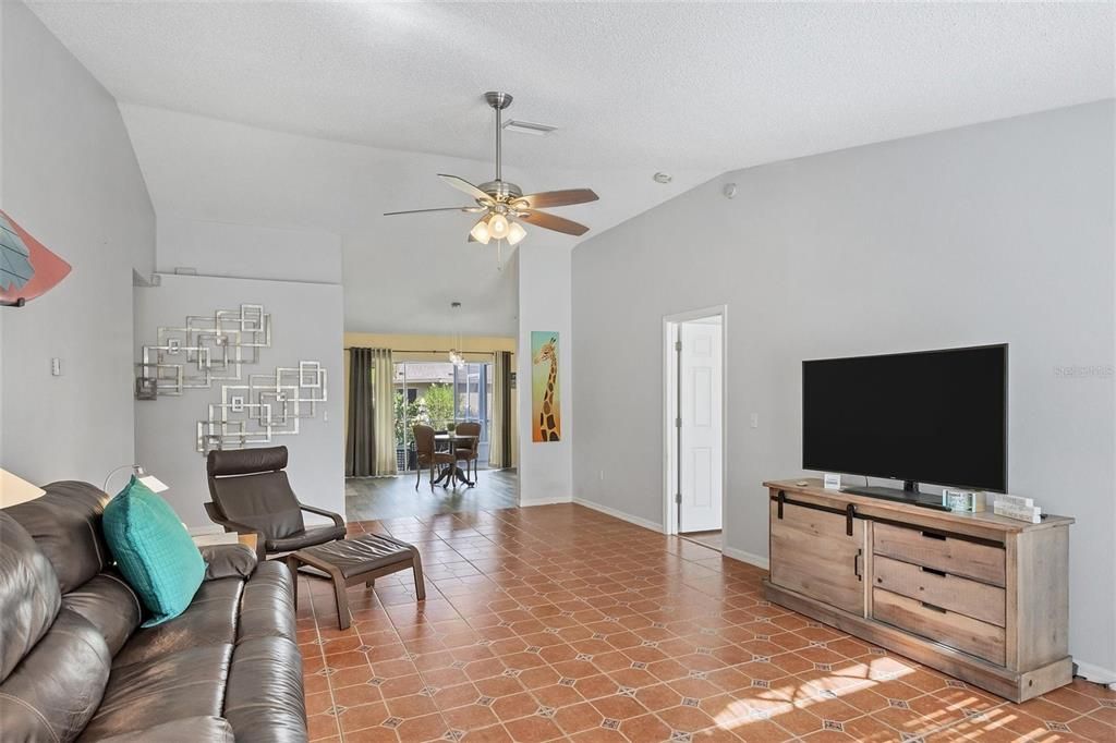 For Sale: $445,000 (3 beds, 2 baths, 1758 Square Feet)